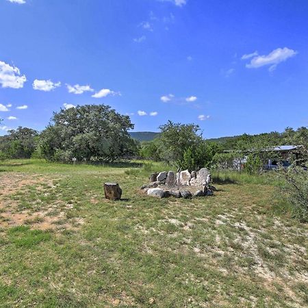 Quiet Utopia Cabin With Deck And Mountain Views! Luaran gambar