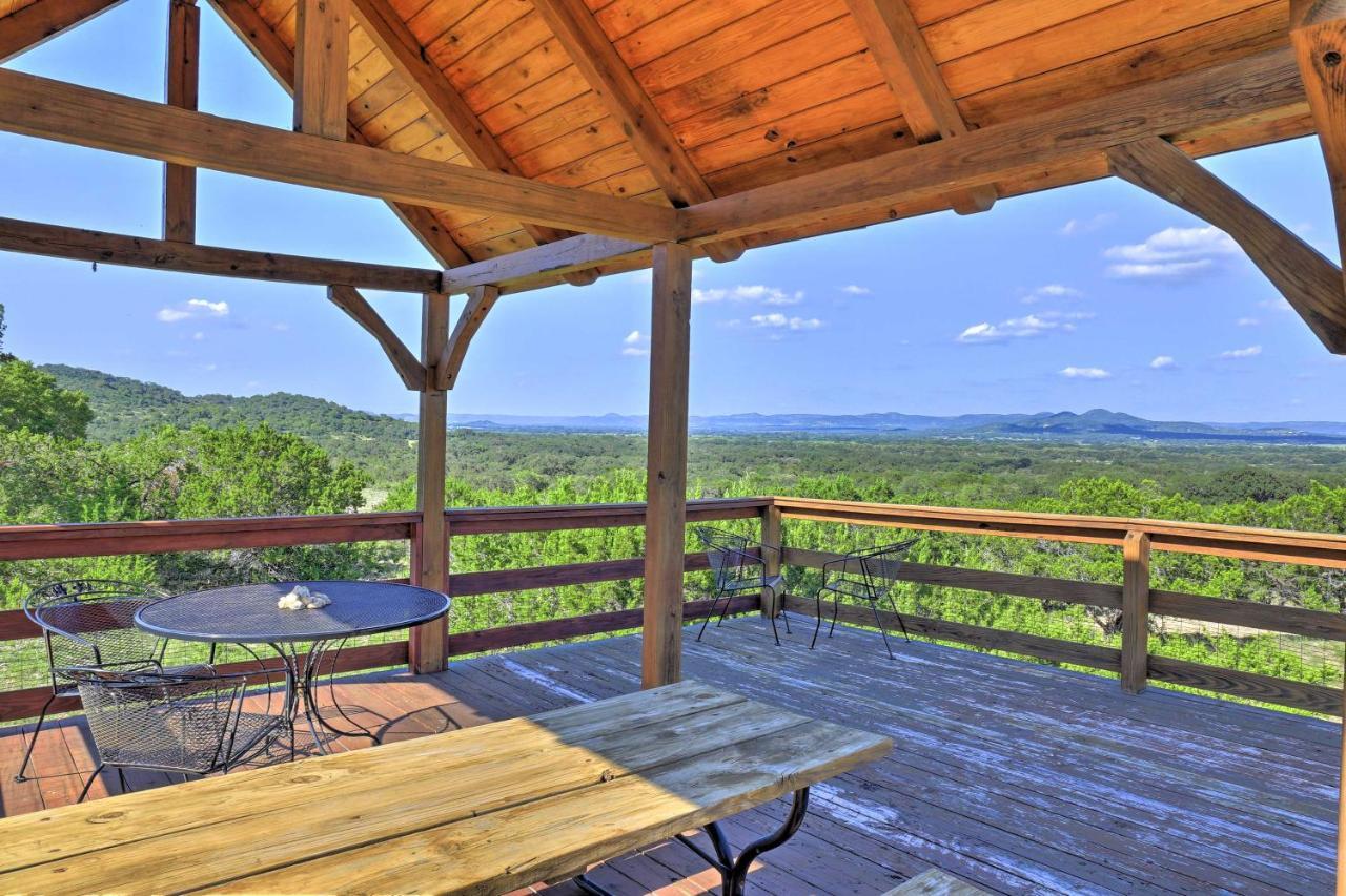 Quiet Utopia Cabin With Deck And Mountain Views! Luaran gambar
