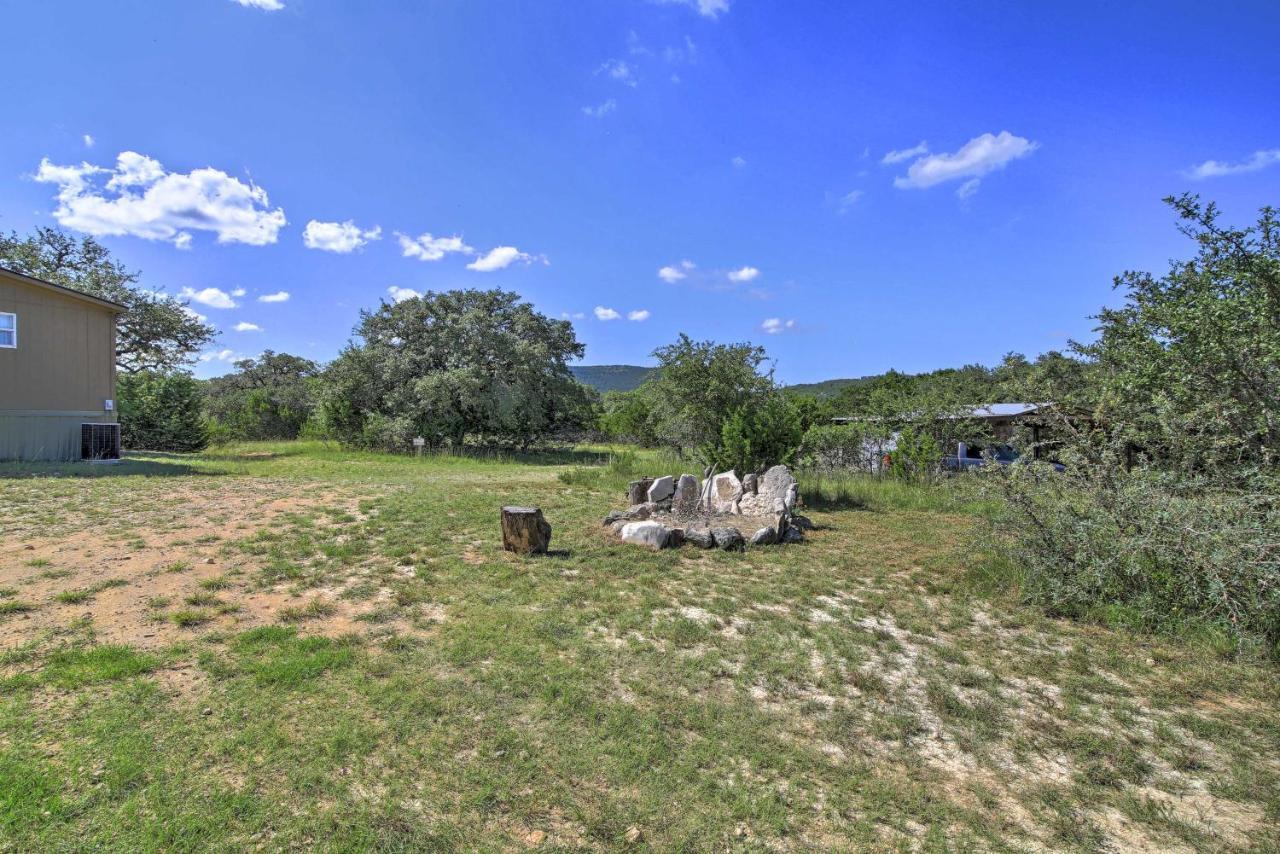 Quiet Utopia Cabin With Deck And Mountain Views! Luaran gambar